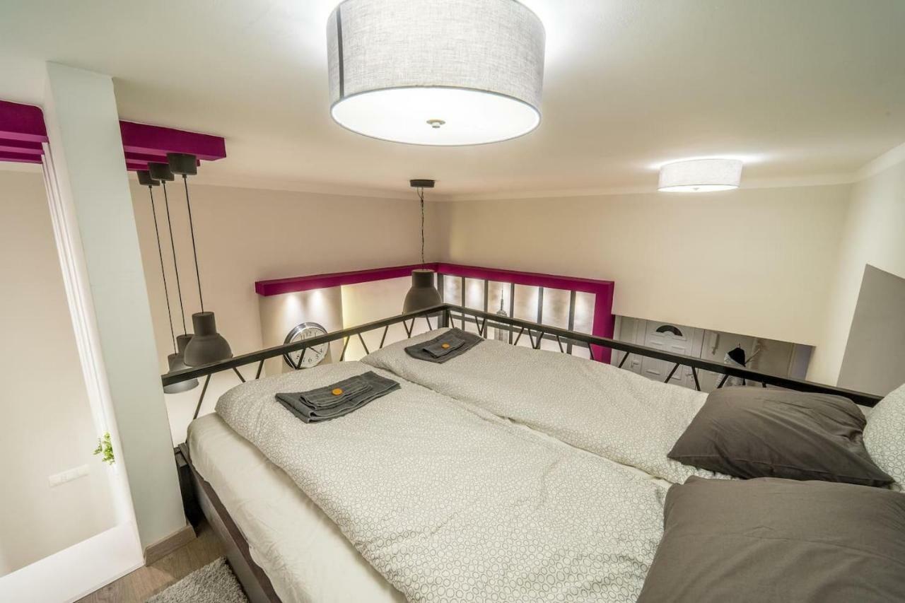 Cozy Downtown Studio Apartment Будапеща Екстериор снимка