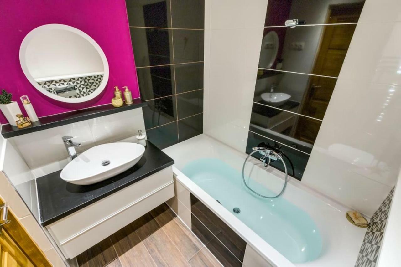 Cozy Downtown Studio Apartment Будапеща Екстериор снимка